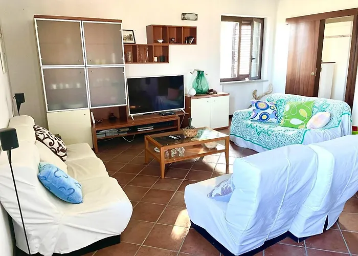 Spacious House With Jacuzzi In 度假居 *