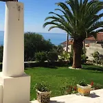 Spacious House With Jacuzzi In Brancaleone Marina