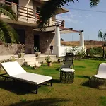 Ferienhaus Spacious House With Jacuzzi In