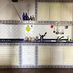 Spacious House With Jacuzzi In Vakantiehuis