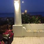 Spacious House With Jacuzzi In Vakantiehuis