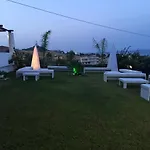 Ferienhaus Spacious House With Jacuzzi In *