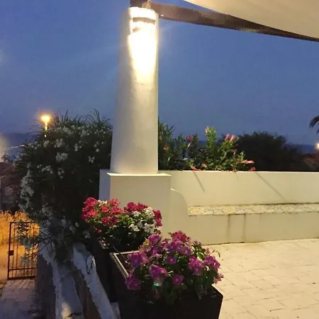 Spacious House With Jacuzzi In Feriehus Brancaleone Marina