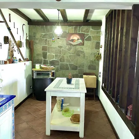 Spacious House With Jacuzzi In *