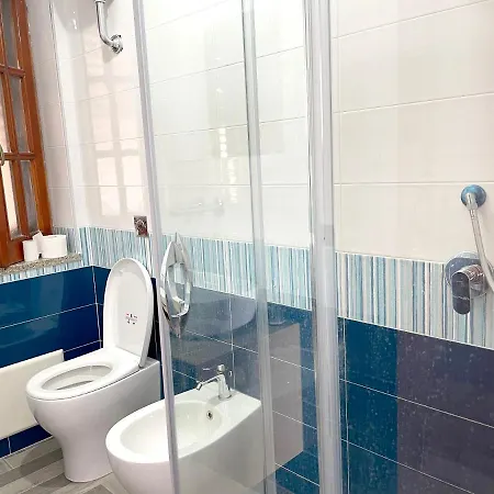 Spacious House With Jacuzzi In * Brancaleone Marina