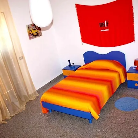 Spacious House With Jacuzzi In *