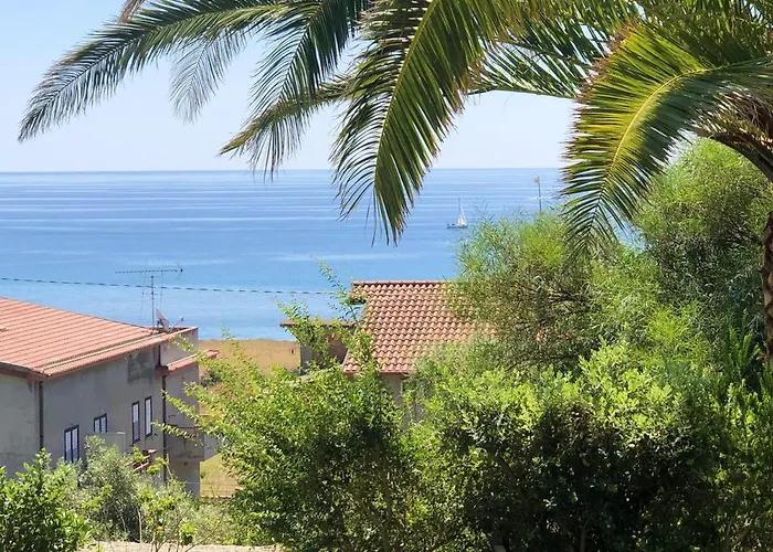 Spacious House With Jacuzzi In Casa de Férias