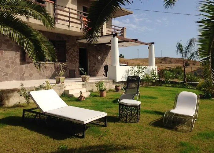 Nyaraló Spacious House With Jacuzzi In